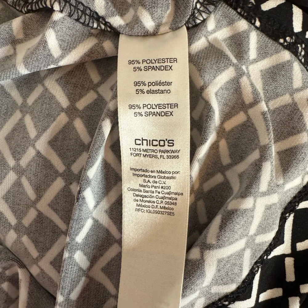 Chico's easywear size‎ 0-small Black and White Patterned cold shoulder Blouse